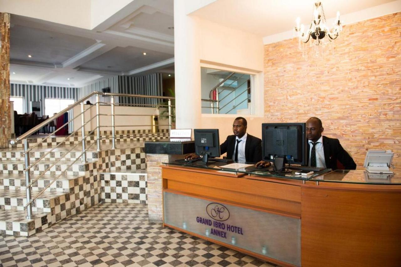 Room In Lodge - Grand Ibro Hotel Abuja Jabi Kültér fotó